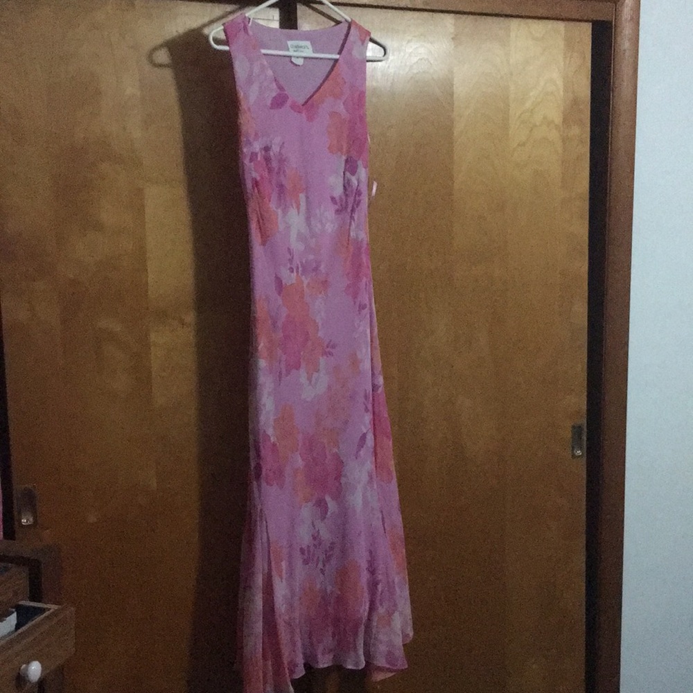 Beautiful flower detail sun dress